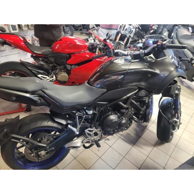 Yamaha Niken 850 usata milano